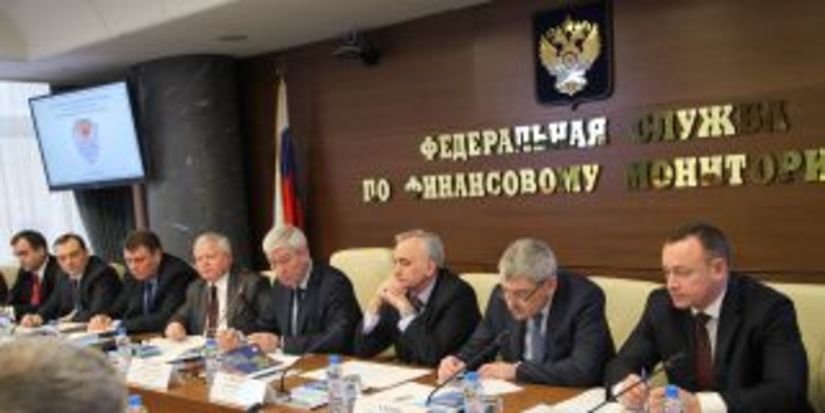Росфинмониторинг разъяснил ювелирам вопросы направления отчетов по ФРОМУ
