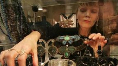 Петербуржцам представят украшения из редкого турмалина