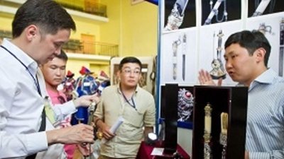 Бурятский ювелир-оружейник стал участником международной выставки