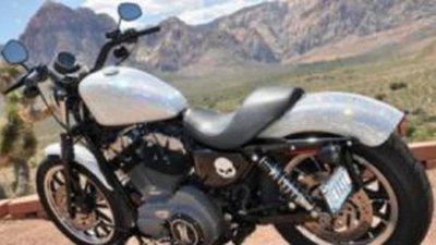 Кристаллы Swarovski украсили мотоцикл Harley Davidson
