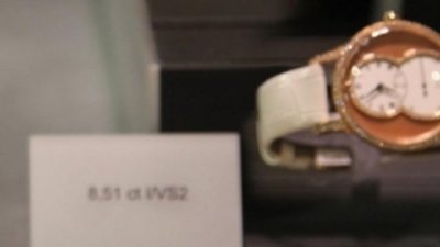 8 марта в окружении часов и бриллиантов