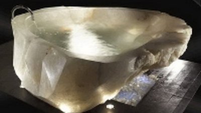 Уникальная ванна из цельного горного хрусталя