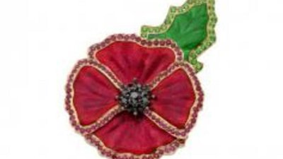 Брошь в виде мака продана