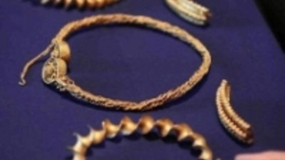 Золотые артефакты на выставке в Эдинбурге