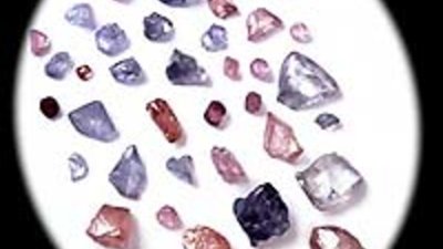 Импорт алмазов в Индию в декабре 2007 г. значительно превысил их экспорт