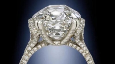 Украшения Барбары Тэйлор Брэдфорд принесли $ 2 млн