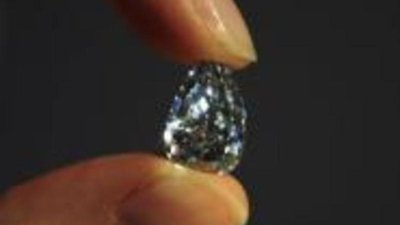 Бриллианты покупают молодым любовницам