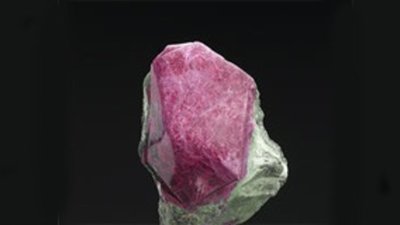 Bonhams выставляет на аукцион рубиновый кристалл размером 228 000 карат