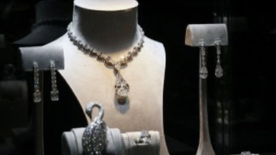 Как правильно носить драгоценности: советы fashion-эксперта
