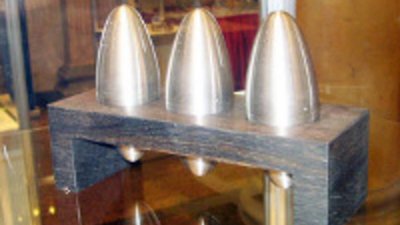 Польские ювелиры работают с янтарем и серебром