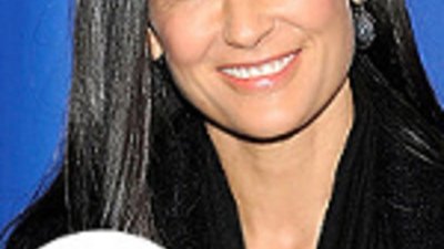 Деми Мур создала коллекцию украшений ко Дню всех влюбленных