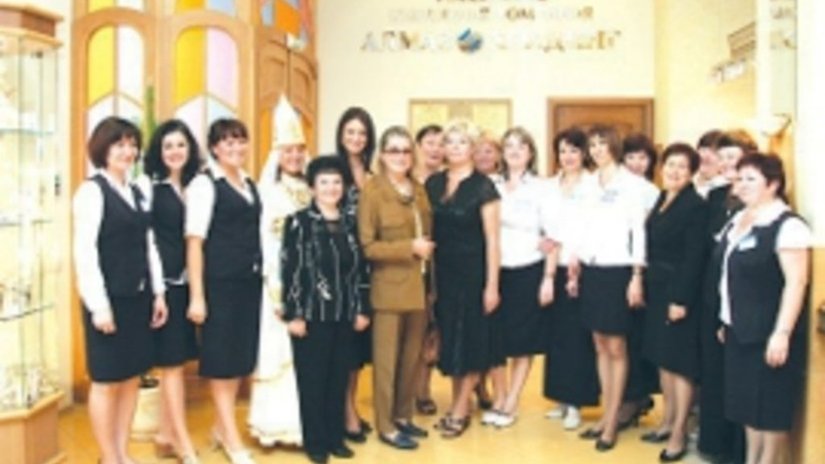 Магазин яхонт компании Алмаз-Холдинг назван лучшим ювелирным салоном России