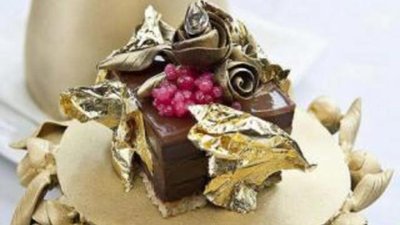 В Англии создали пудинг, украшенный бриллиантом