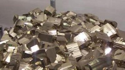 Мировой спрос на платину вырос на 2% в 2011 году