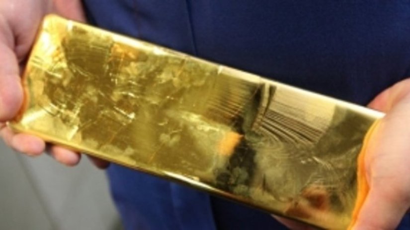 Более 20 кг золота найдено в туалете авиалайнера в Индии