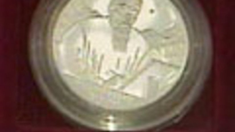 В Челябинск привезли уникальные коллекционные монеты из серебра