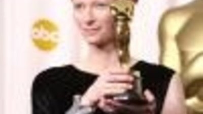 «Оскароносная» Тильда Свинтон выбрала драгоценности Damiani