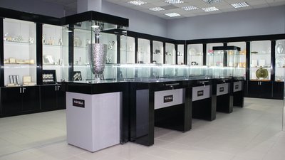 Стильные  ювелирные  прилавки и витрины  серии "Экселлент"  от Российского производителя   "Хромос"