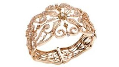 Компания Чоу Тай Фук (Chow Tai Fook) организует аукцион ювелирных изделий «Звезды в звездном свете»