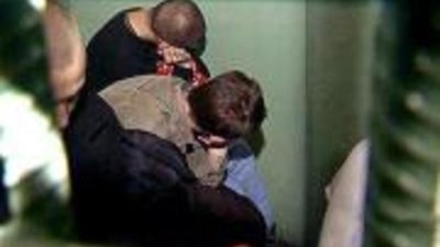 Подростки пытались украсть ювелирные украшения 