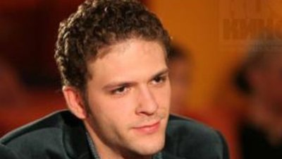 Актер Константин Крюков будет продавать драгоценные сердца
