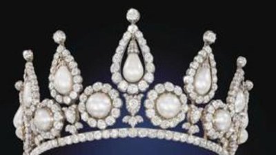 На аукционе Christie’s продали тиару Ротшильдов.