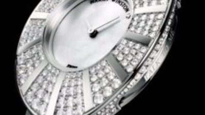 Часы с огромным колличеством бриллиантов