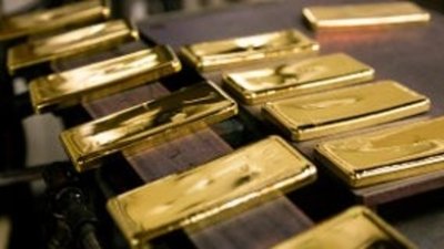 Из-за кризиса на Украине золото выросло на 2,2%