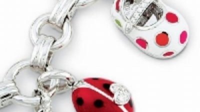 Детские ювелирные украшения – особые правила выбора