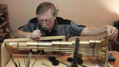 Уральские ювелиры изготовили копию самой высокой башни в мире