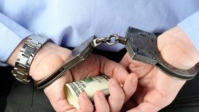 Директора ювелирного завода в Волгоградской области осудили на 2,5 года за махинации с валютой