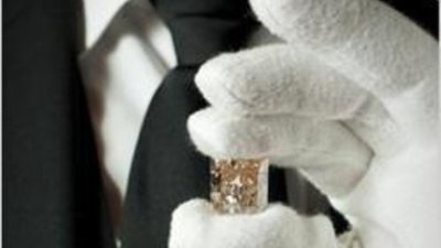 Бриллиантовый юбилей королевы отметили уникальным бриллиантом