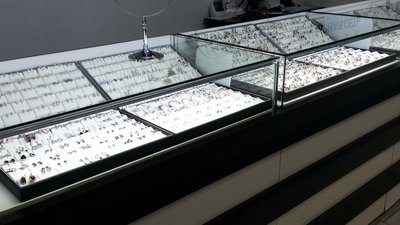 новая серия ювелирных витрин "Бриз"