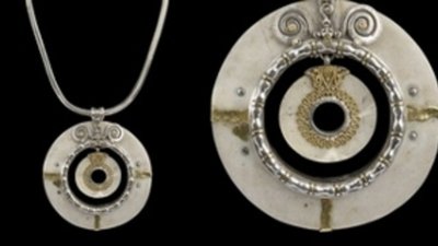 Подвеска от Жана-Франсуа Фишо - восточное солнце на груди