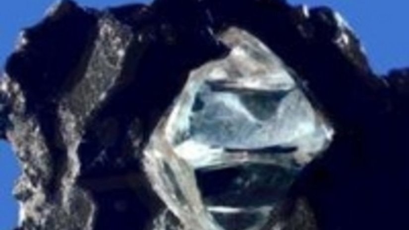 Пропавшая в аэропорту в ЮАР партия алмазов до сих пор не найдена