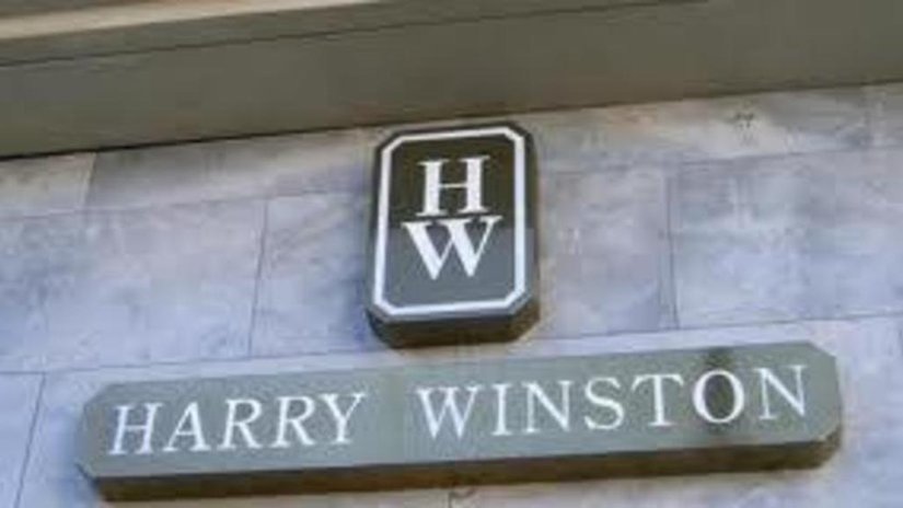 Серьги от Harry Winston продадут за 4 миллиона долларов.