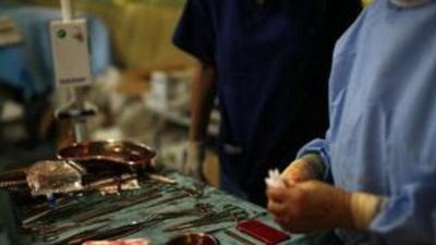 Китайца, проглотившего бриллиант на ювелирной выставке, прооперируют