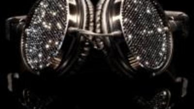 Блеск кристаллов Swarovski в наушниках