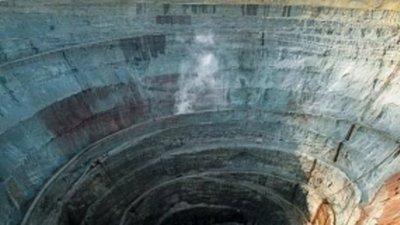 Добыча алмазов в РФ в 2012 году сократилась на 0,6% до 34,93 млн каратов - Минфин РФ