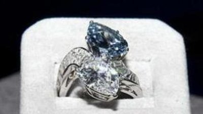 Кольцо Bulgari с редким голубым бриллиантом продано за рекордную цену