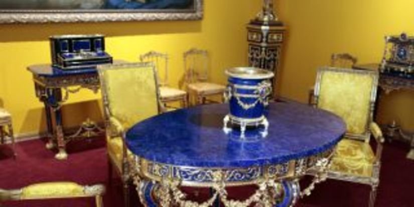 На восстановление Лионского зала в Екатерининском дворце ушло 200 килограммов афганского лазурита.