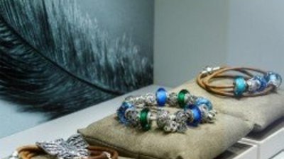 Сбербанк вложил в ювелирные украшения PANDORA 13,6 млрд руб.