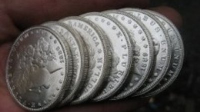 На рынке стали появляться фальшивые монеты