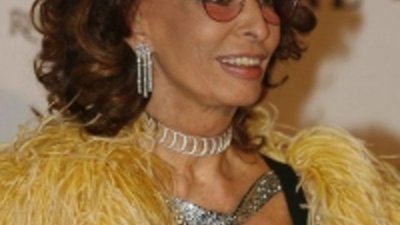 Софи Лорен в украшениях Damiani на премьере фильма «Девять»