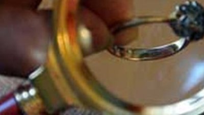 В Калуге торговали поддельными ювелирными изделиями