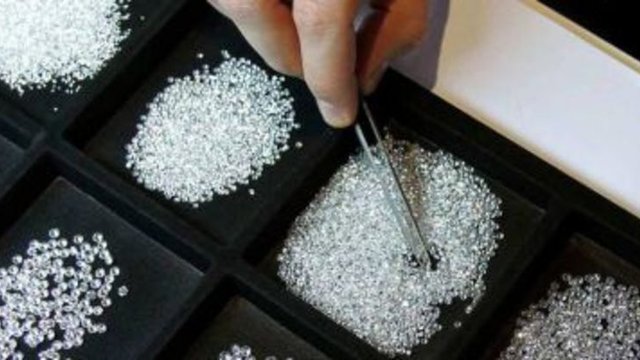 Алексей Лагутенков: Различаем натуральные и синтетические меле бриллианты