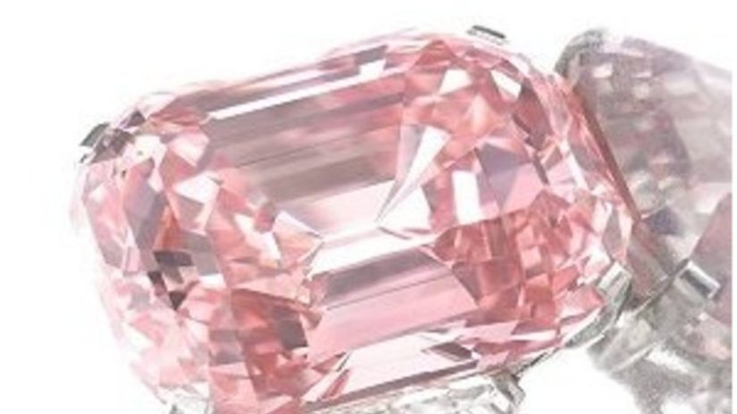 Розовый бриллиант весом 10,99 карата будет выставлен на продажу на аукционе Sotheby's
