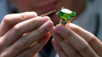 Ювелиры не хотели бы встречать маркировку под бой курантов