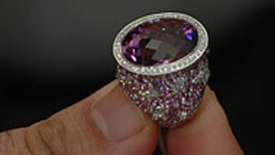 Российские туристы в Израиле скупают драгоценности не торгуясь