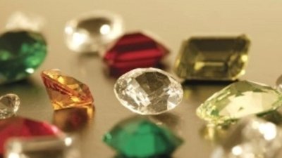 Мьянма организует продажу драгоценных камней в октябре